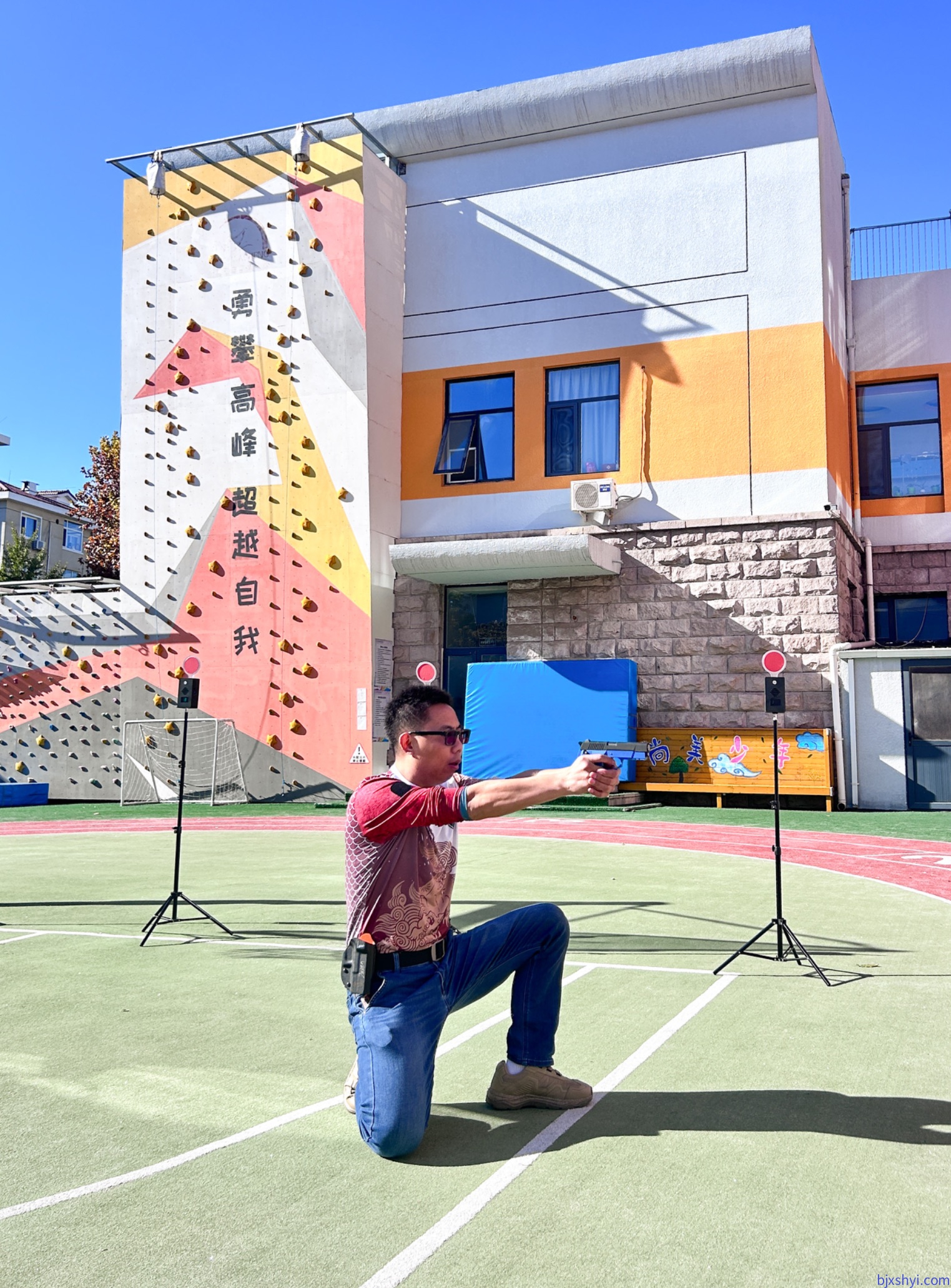 北京市昌平区华成学校室外DSCS 国防体育竞技射击训练